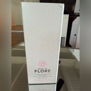 Le Rose Resurfacing Micro-Peel — Pink